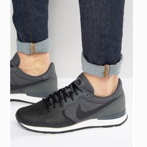 Nike internationalist